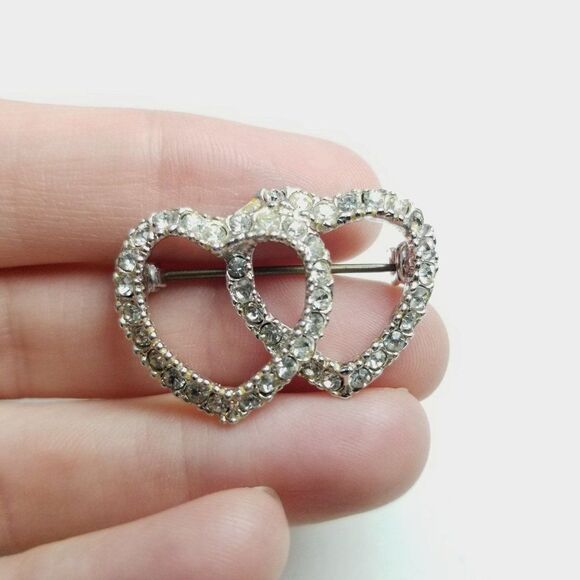 Vintage Double Rhinestone Heart Brooch, Silver Tone Sweetheart Lapel Pin, Estate - Picture 6 of 7